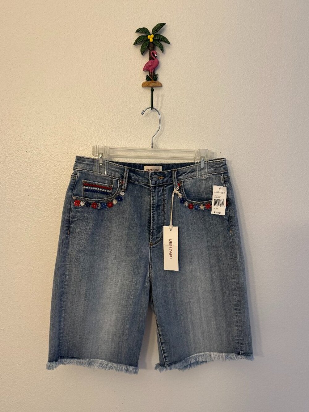 Driftwood Embroidered Denim Shorts NWT Size 29 Patriotic Floral USA Pockets